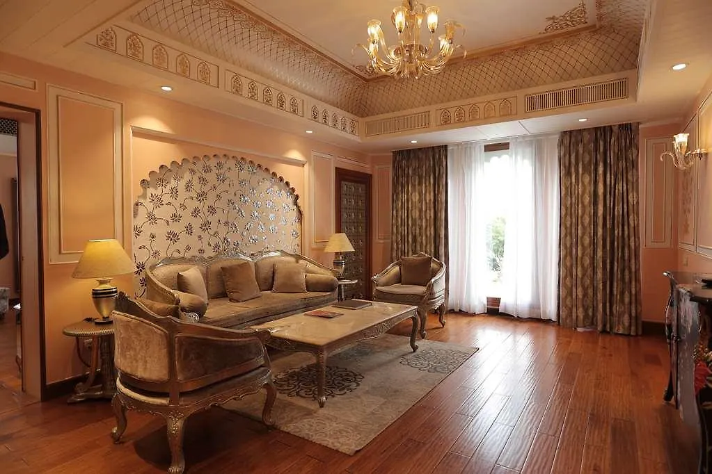 Hotel Radisson Blu Udaipur Palace Resort & Spa